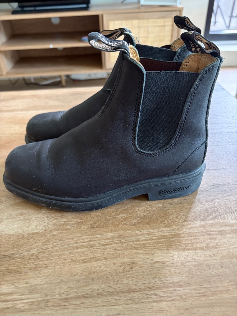 Women’s 4.5 (US 7.5) Blundstones